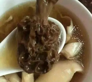 感冒能不能吃鱼胶炖鸡汤(感冒咳嗽可以喝鱼胶汤吗？需要注意些什么？