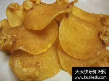 用鱼胶怎么做出藕的形状(油炸莲藕片是裹面粉还是淀粉？怎么做好吃？