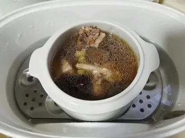 鱼胶鸡腿汤的功效(海参鱼胶用什么煲汤？)