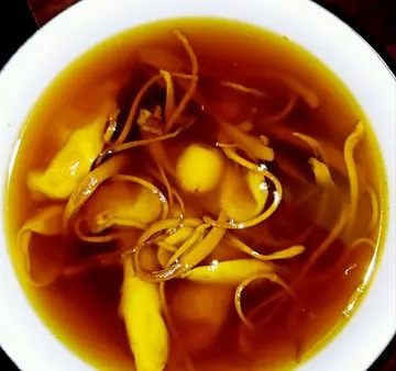 椰汁花胶鸡汤的做法(粤菜的花胶汤是怎么做的？)