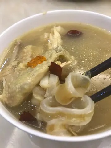 花胶瑶柱炖鸡能在加松茸吗 松茸炖鸡可以加瑶柱吗