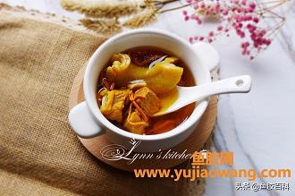 鱼胶炖鸡蛋椰子汁(花胶和什么煲汤最适合) 鱼胶炖鸡蛋椰子汁(花胶和什么煲汤最适合)