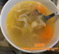 鱼胶炖鸡蛋椰子汁(花胶和什么煲汤最适合)