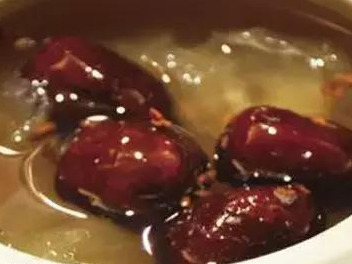 鱼胶可以炖洋参吗(鱼胶炖西洋参会上火吗)