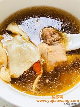 泡发好鱼胶炖多久(泡发的鱼胶还要煮多久)