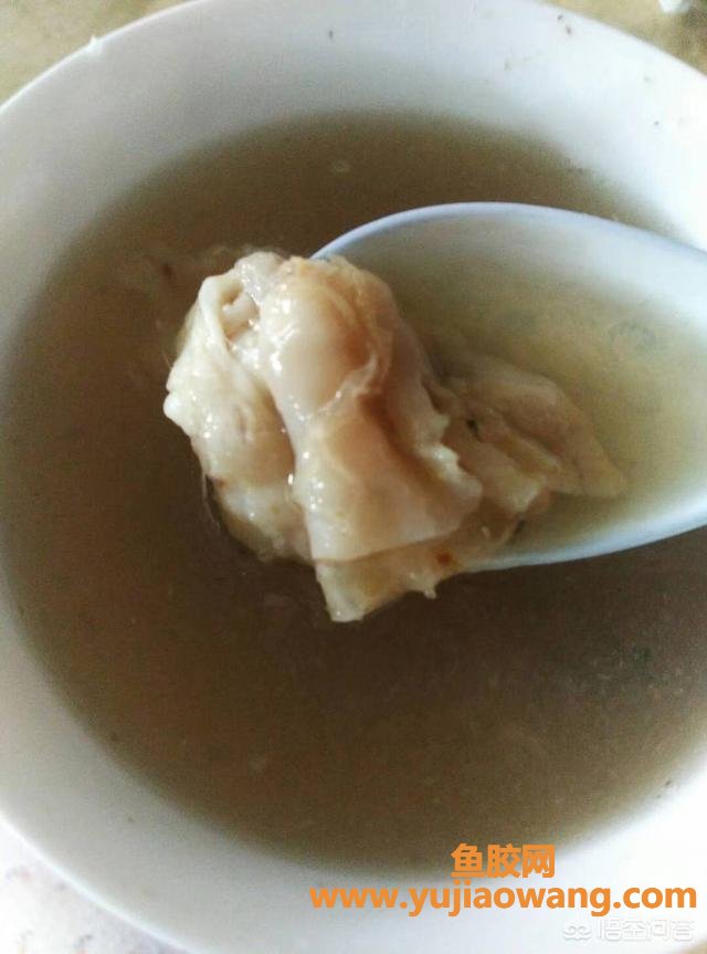 月子里第20天开始每天吃鱼胶（月子里吃鱼胶最佳时间）