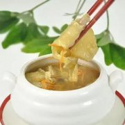 灵芝能和鱼胶一起煲汤吗(石斛、灵芝可以一起煮汤吗？)