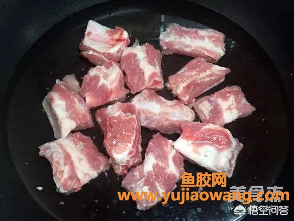 鱼胶炖排骨怎么炖炖多长时间(鱼㬵怎么炖？炖多长时间好？)