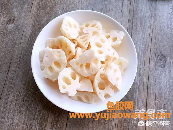 鱼胶炖排骨怎么炖炖多长时间(鱼㬵怎么炖？炖多长时间好？)