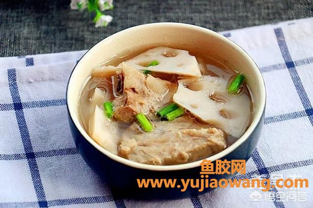 鱼胶炖排骨怎么炖炖多长时间(鱼㬵怎么炖？炖多长时间好？)