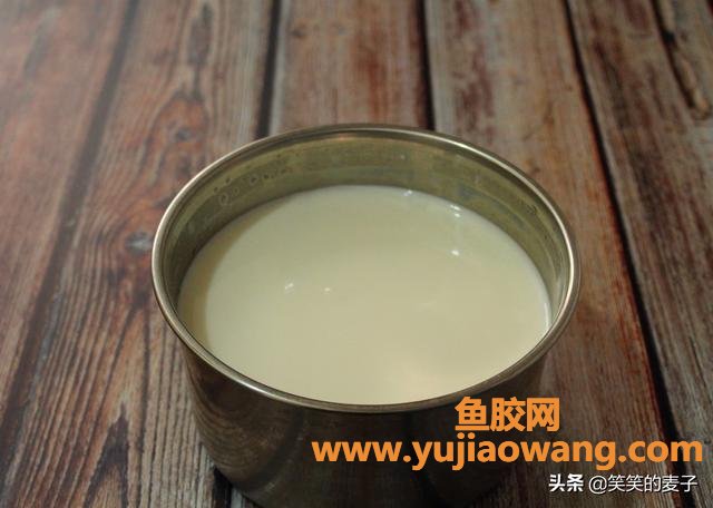 做酸奶的时候放鱼胶(做酸奶的时候加奶油吗？)