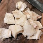鱼胶一次大概煮多少量(鱼㬵怎么炖？炖多长时间好？)