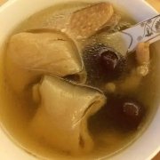 煲鱼胶可以放料酒和姜吗(鱼胶能煮牛奶吗？该怎么做？)