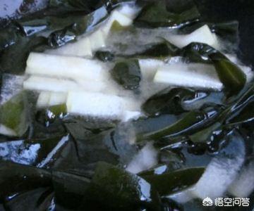 鱼胶和海带能一起煲汤吗(海带可以和什么一起煲汤？)