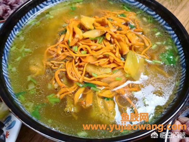 乌鸡虫草花鱼胶的做法(虫草花配什么炒适合？)