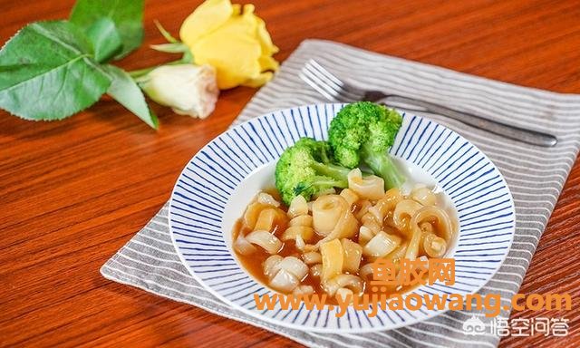鱼胶可以和红枣老鸡一起炖吗(花胶羊肚菌松菌能一起煲汤？)