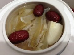 鱼胶燕窝枸杞红枣可以煲吗(花胶、花旗参、红枣、枸杞一起煲汤