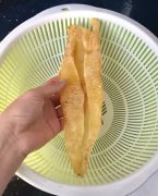 鱼胶能和鸡肉一起炖么(海鱼胶可以和鸡肉红萝卜一起炖吗？)