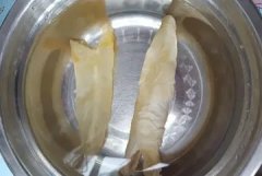 生理期可以喝鱼胶吗(来月经可以吃鱼胶吗？)