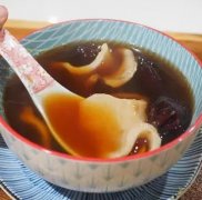 产后多久可以吃鱼胶(鱼胶产妇能吃吗，有哪些注意事项呢？)
