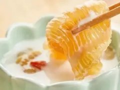 坐月子能出鱼胶吗(坐月子能吃鱼胶吗？)