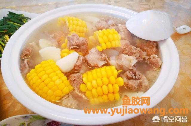 海马鱼胶炖排骨要怎么炖(排骨炖汤要不要炒？)