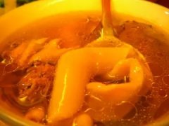 鱼胶酸辣汤的做法大全(粤菜的花胶汤是怎么做的？)