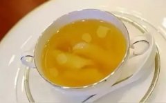 炖好的鱼胶汤是浑浊的白色(怎样才能挑选到品质好的花胶？)