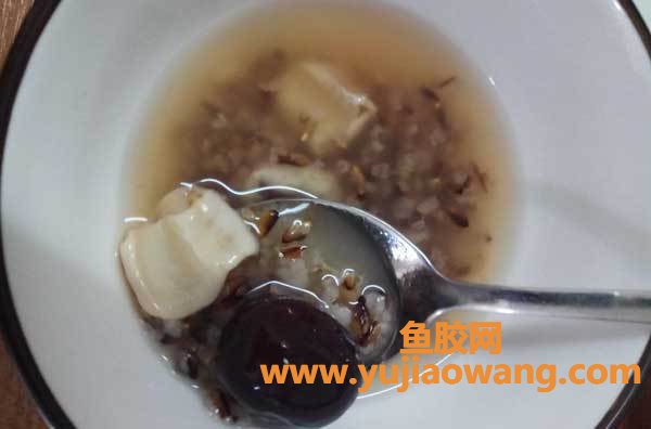 鱼胶黑米粥功效与作用(紫薯黑米粥的功效与作用)