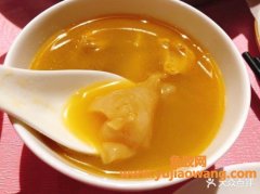 花胶煲鸡什么时候放花胶呢(佛跳墙花胶什么时候放)