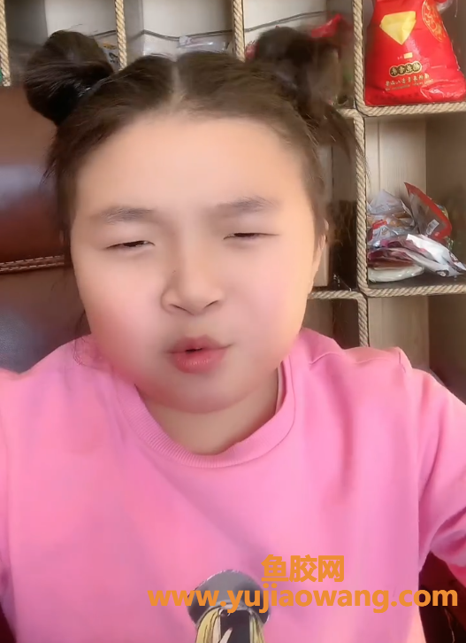 2岁得肾病综合征的李欣蕊，因长相爆火，如今她怎么样了