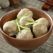 花胶越大越贵吗(鱼胶越厚越好吗？营养也会越好吗？)