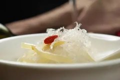 花胶鸡汤什么时候放花胶(花胶煲什么汤好喝？)