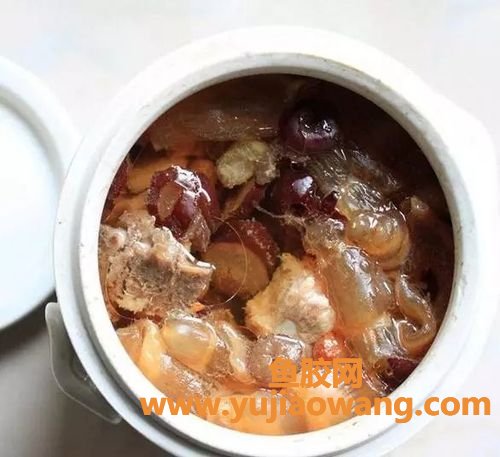 花胶瘦肉红枣汤的功效(花胶红枣炖瘦肉的功效)