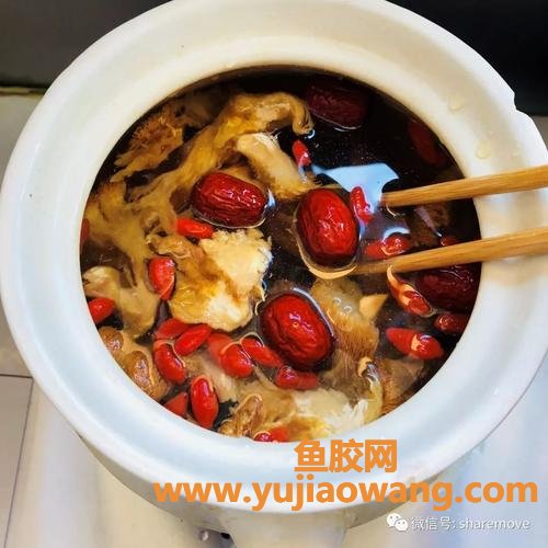 花胶猴头菇鸡汤的功效(花胶煲猴头菇功效)