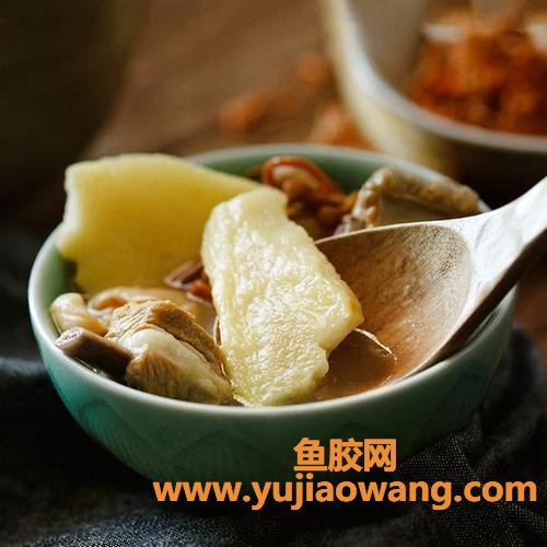 花胶和什么一起煲汤好(花胶不能和什么一起煲汤)