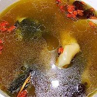 花胶乌鸡汤有什么功效(花旗参花胶乌鸡汤的功效)