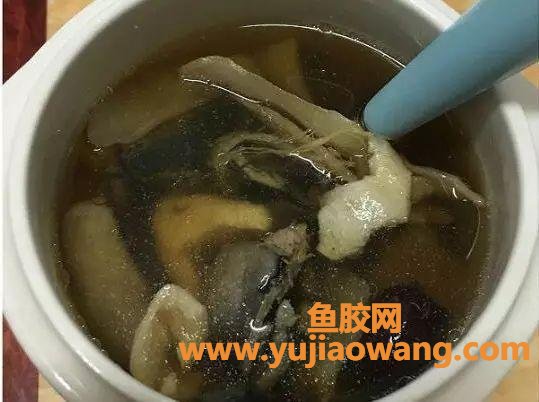 广东乌鸡花胶汤的做法(乌鸡花胶红枣汤的做法)