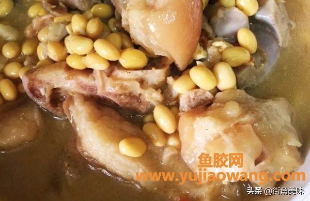 花胶可以和黄豆煲汤吗(牛蹄筋可以同黄豆、家禽类一起煲汤吗？)