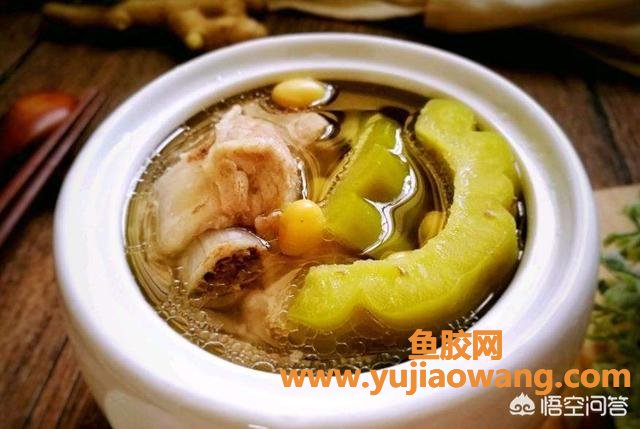 花胶可以和黄豆煲汤吗(牛蹄筋可以同黄豆、家禽类一起煲汤吗？)