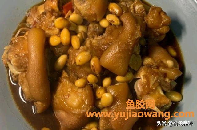花胶可以和黄豆煲汤吗(牛蹄筋可以同黄豆、家禽类一起煲汤吗？)