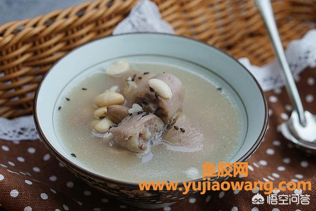 花胶可以和黄豆煲汤吗(牛蹄筋可以同黄豆、家禽类一起煲汤吗？)