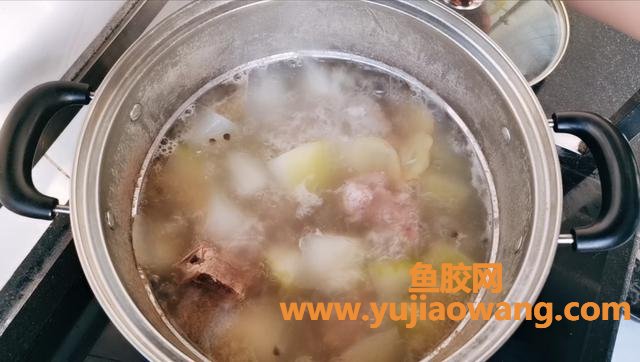 冬瓜花胶排骨汤的功效(冬瓜排骨汤的功效？)