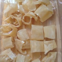 (石斛北芪鱼胶炖瘦肉的功效)一道花胶石斛瘦肉汤，在秋天转季时保护好