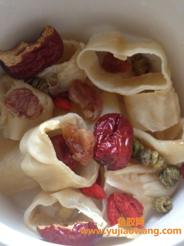 (石斛北芪鱼胶炖瘦肉的功效)一道花胶石斛瘦肉汤，在秋天转季时保护好