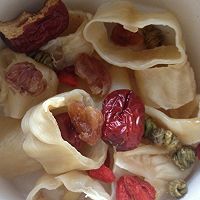 (石斛北芪鱼胶炖瘦肉的功效)一道花胶石斛瘦肉汤，在秋天转季时保护好