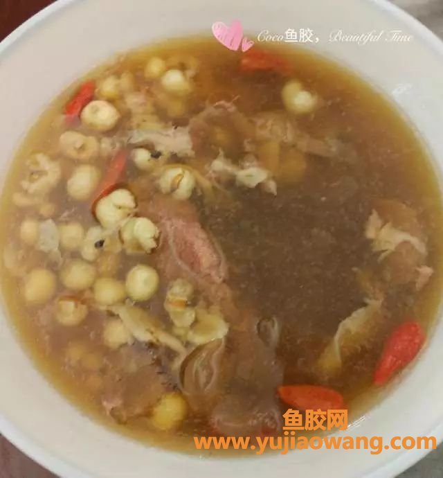 (炖鱼胶可以加薏仁吗)深夜美食-薏米芡实炖鱼胶