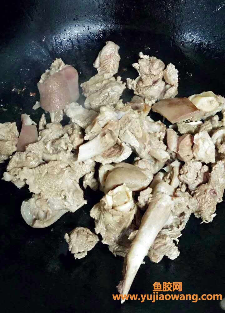 (保胎期间可以吃鱼胶)孕期安胎法宝，花胶莜麦羊骨汤美容养颜还可以去