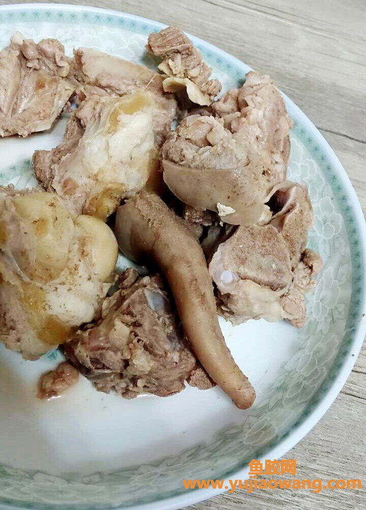 (保胎期间可以吃鱼胶)孕期安胎法宝，花胶莜麦羊骨汤美容养颜还可以去