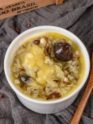 花胶鸽子汤怎麼去腥(鸽子怎么炖才不腥呢？)